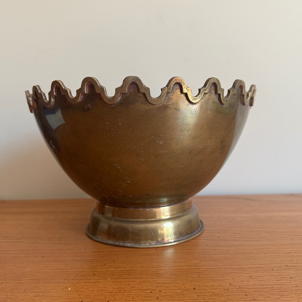 Vintage Scalloped‎ Edge Footed Solid Brass Bowl Large Decorative Centerpiece